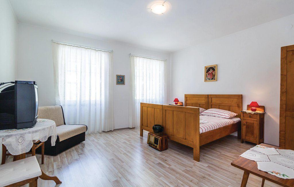 Apartment 158-2 Mirjana